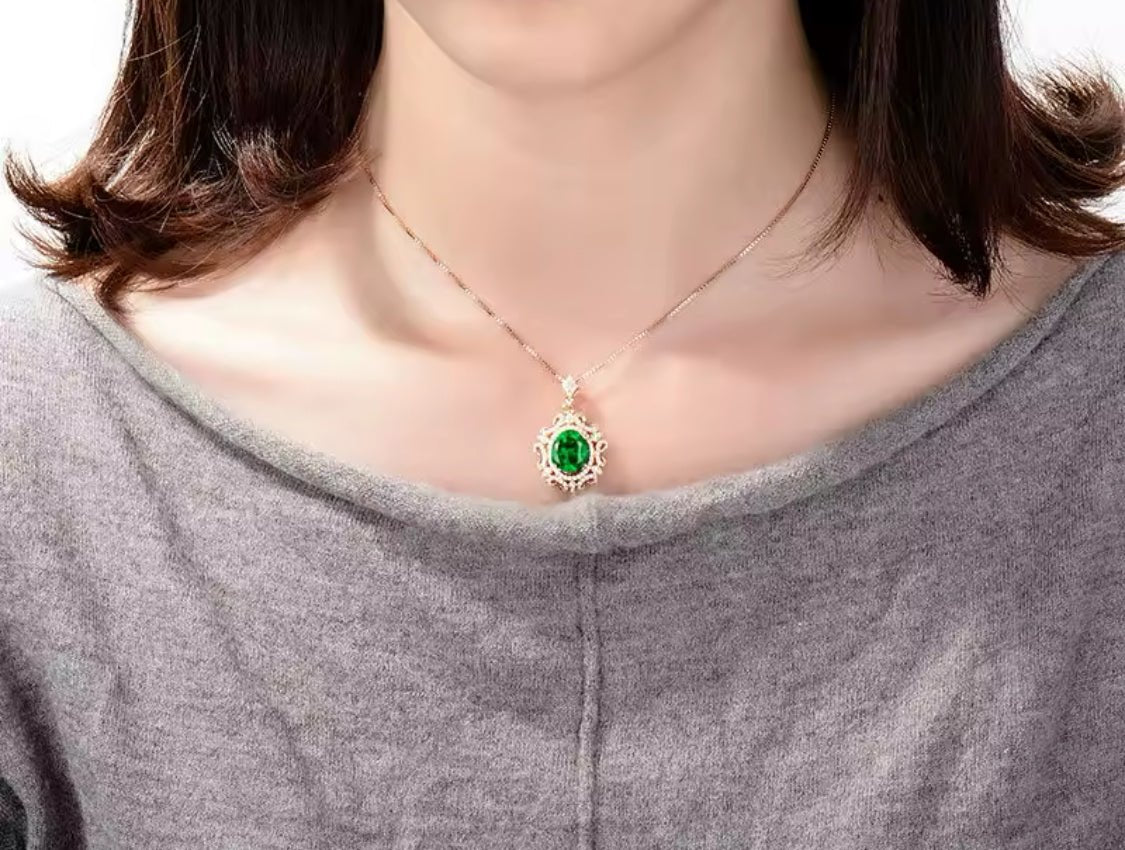 14 Kt Yellow Gold Diamond 2.39 ct Emerald Pendant