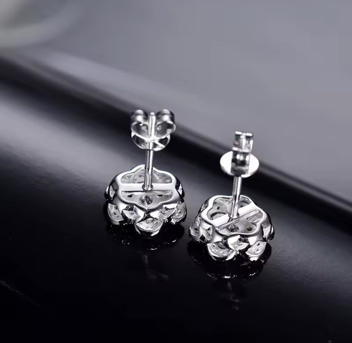 14K White Gold 0.60 ct Sapphire Earrings with Diamond