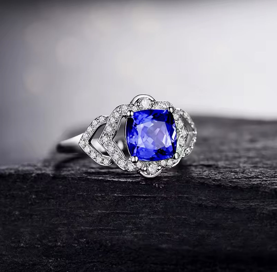 14k White Gold 1.94 ct Tanzanite Ring with Diamonds