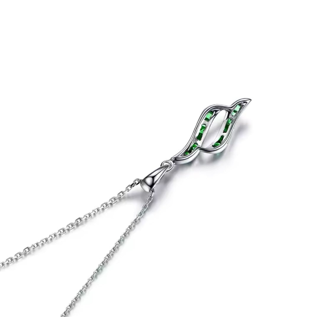 14Kt White Gold 0.40 ct Emerald Pendant