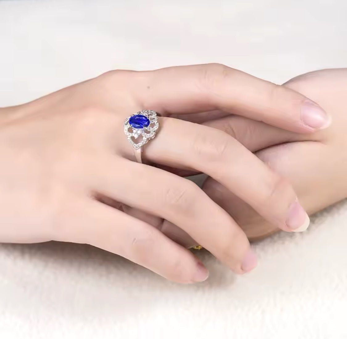 14Kt White Gold 0.60 ct Tanzanite Ring with Diamonds