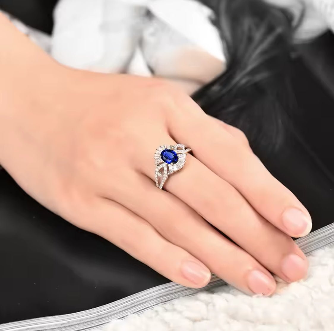 14Kt White Gold 1.01 ct Tanzanite Ring with Diamonds