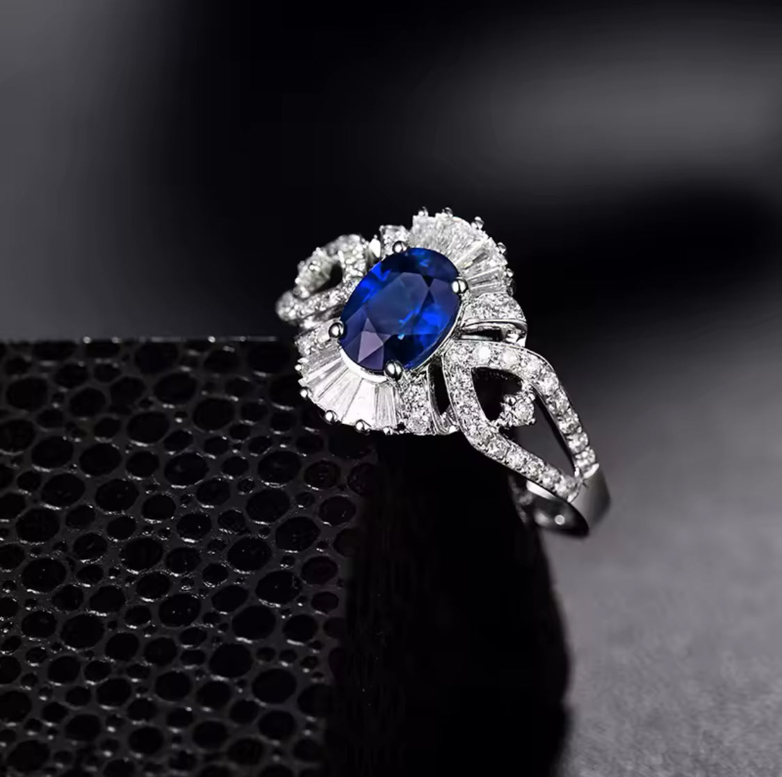 14Kt White Gold 1.01 ct Tanzanite Ring with Diamonds