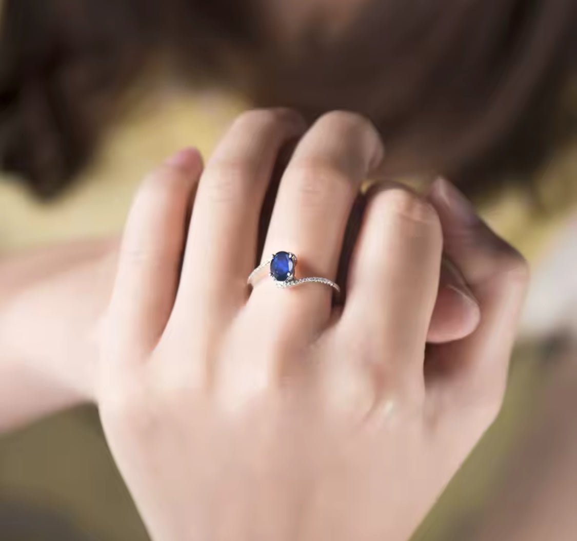 14Kt White Gold 1.03 ct Sapphire Ring with Natural Diamonds