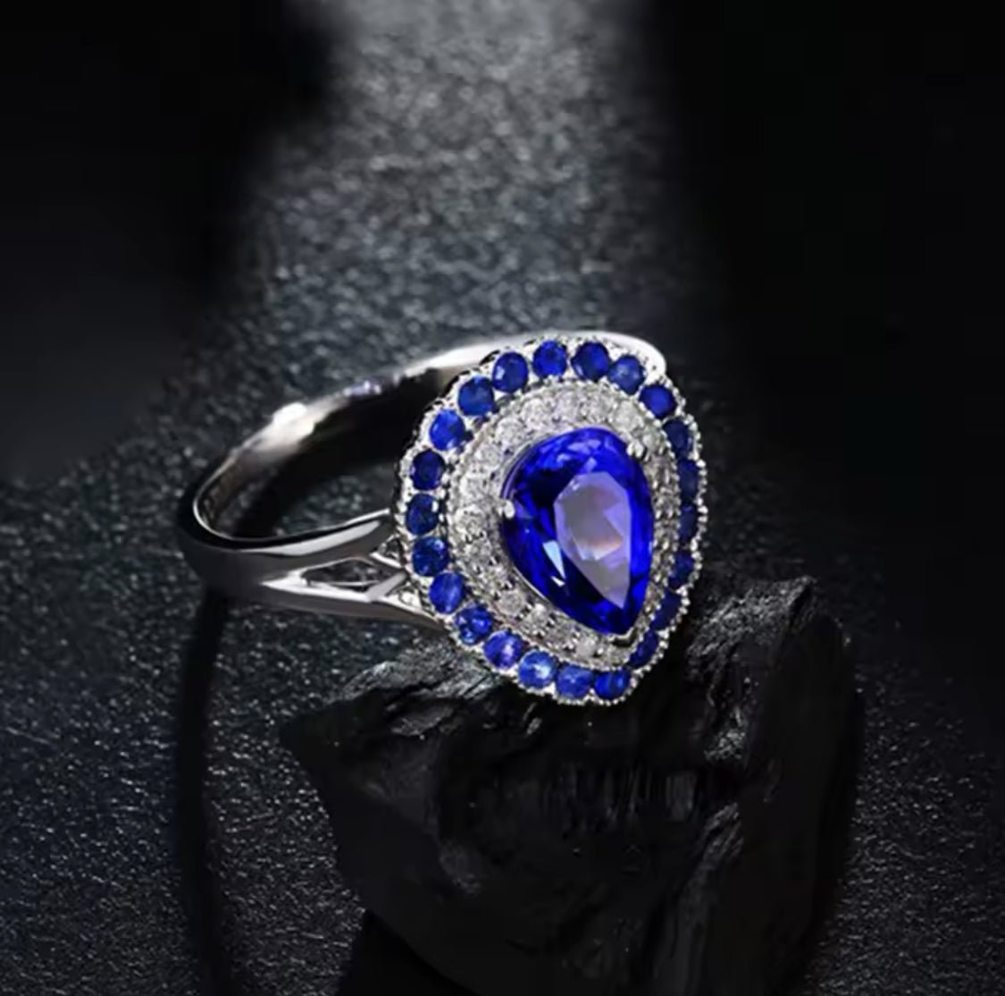 14Kt White Gold 1.03 ct Tanzanite Ring with Diamonds (Unisex)