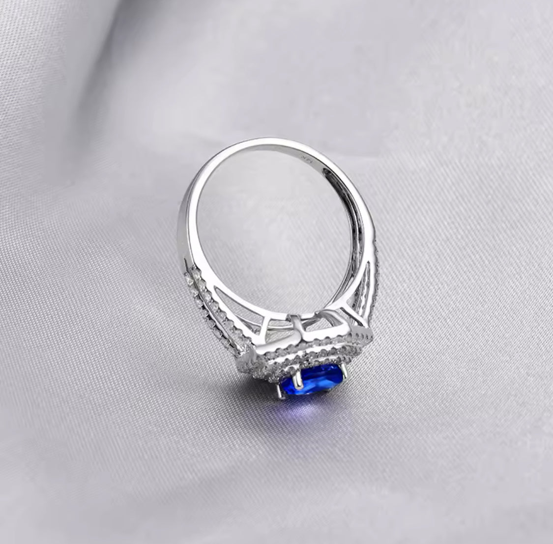 14Kt White Gold 2.35ct Tanzanite Ring with Diamonds (Unisex)