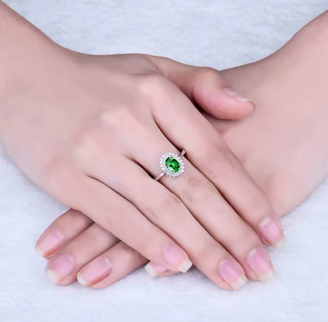 14Kt White Gold Diamond 0.68 ct Tsavorite Ring