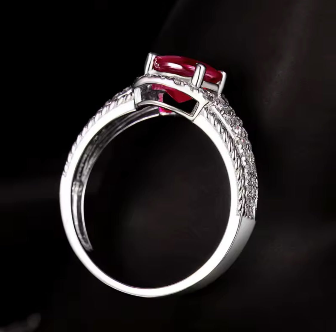 14Kt White Gold Diamond 2.10 ct Ruby Ring