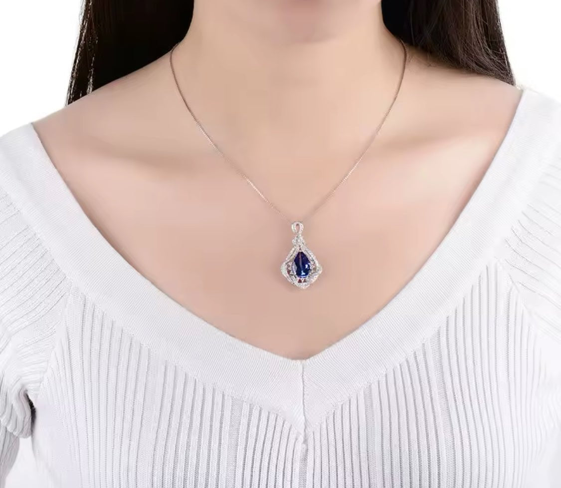 14Kt White Gold Diamonds 2.10 ct Tanzanite Pendants