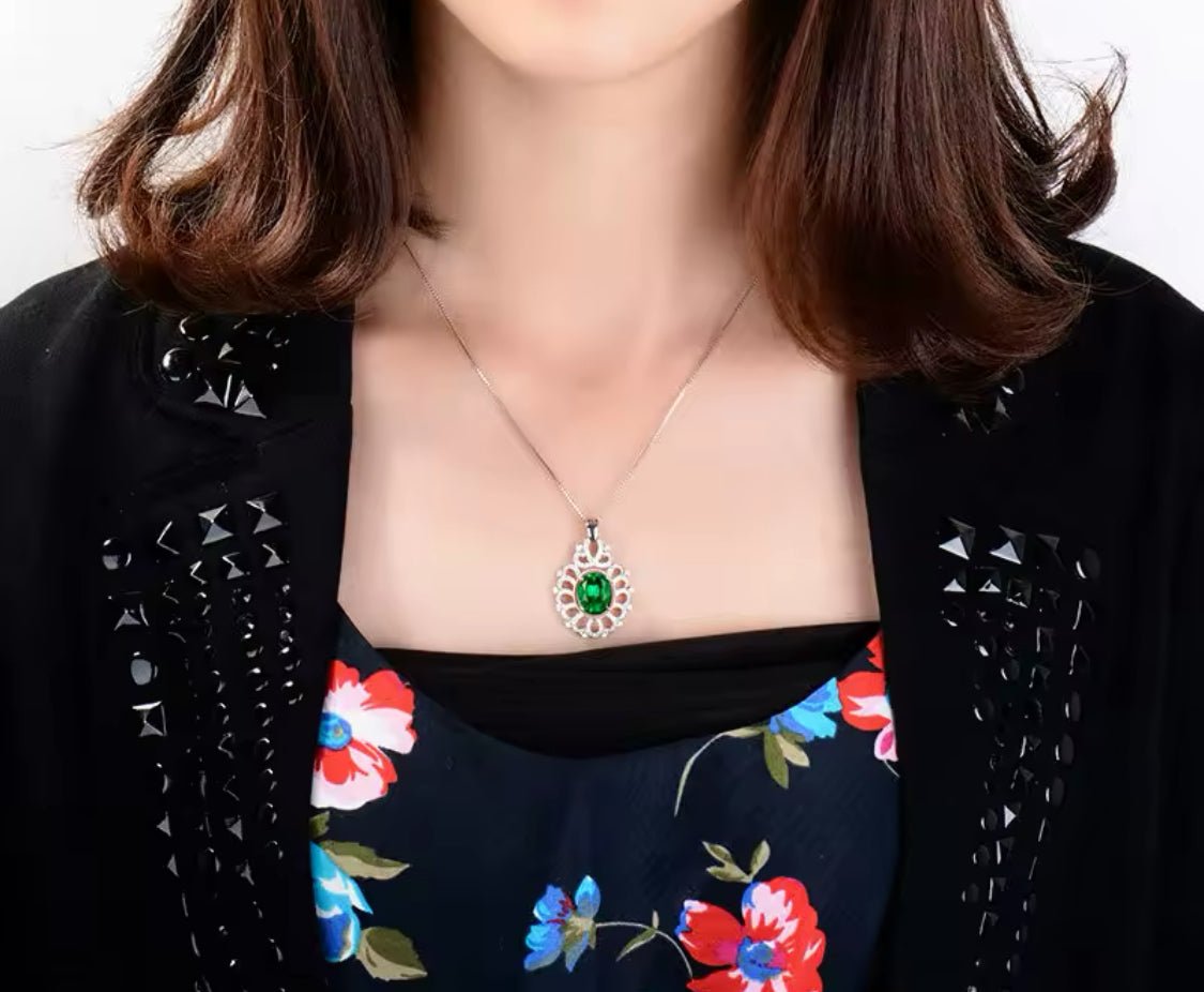 14Kt White Gold Diamonds 2.42 ct Emerald Pendant