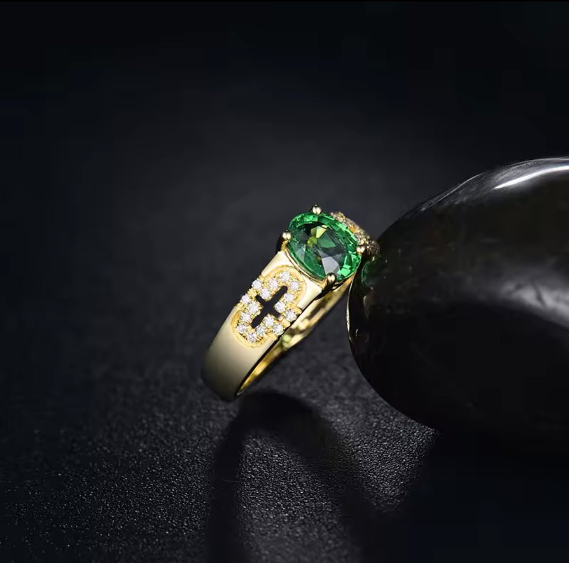 14kt Yellow Gold, 1.16 ct Tsavorite Ring (Unisex)