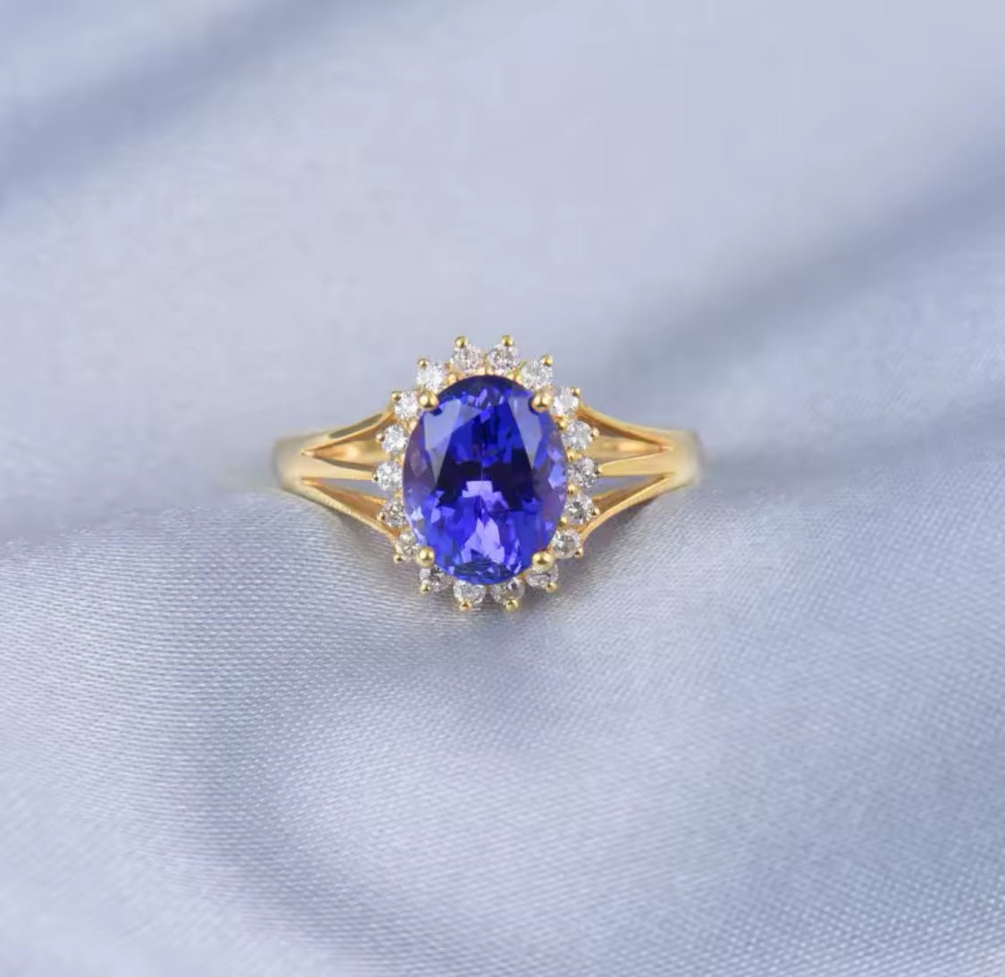 14Kt Yellow Gold 2.17 ct Tanzanite Ring with Diamonds