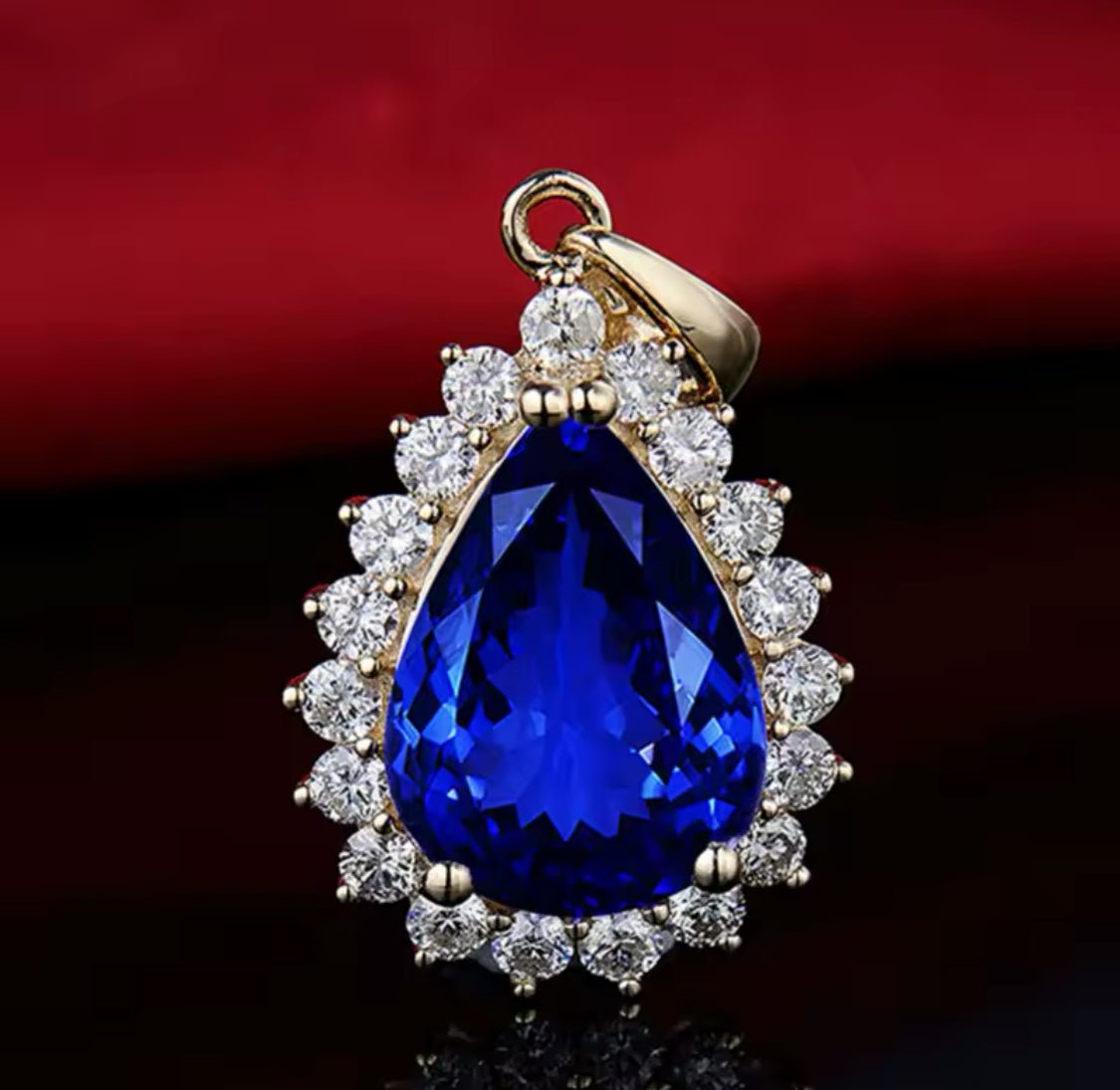 14Kt Yellow Gold Diamond 3.60 ct Tanzanite Pendant