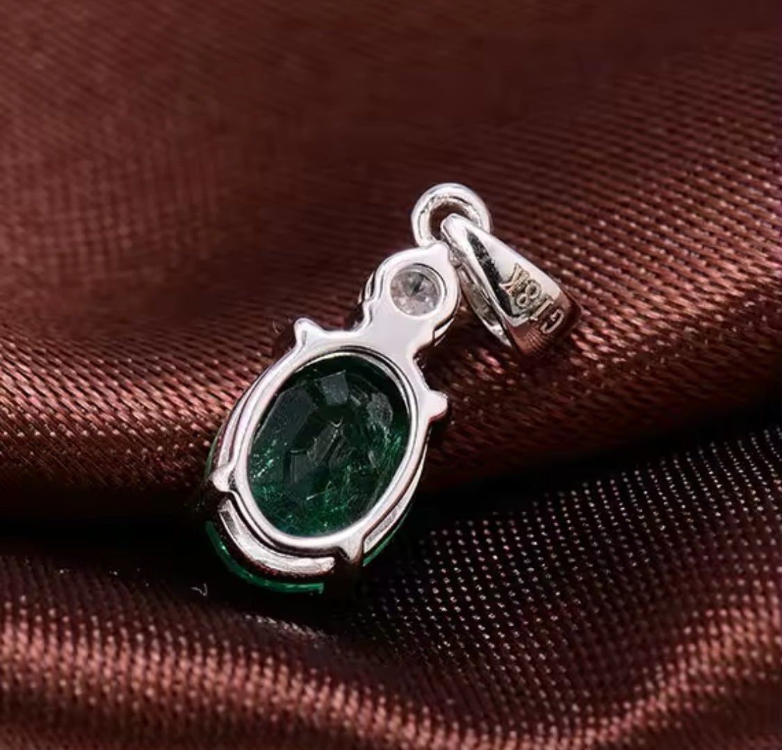 18K White Gold 1.14 ct Emerald Pendant with Natural Diamond