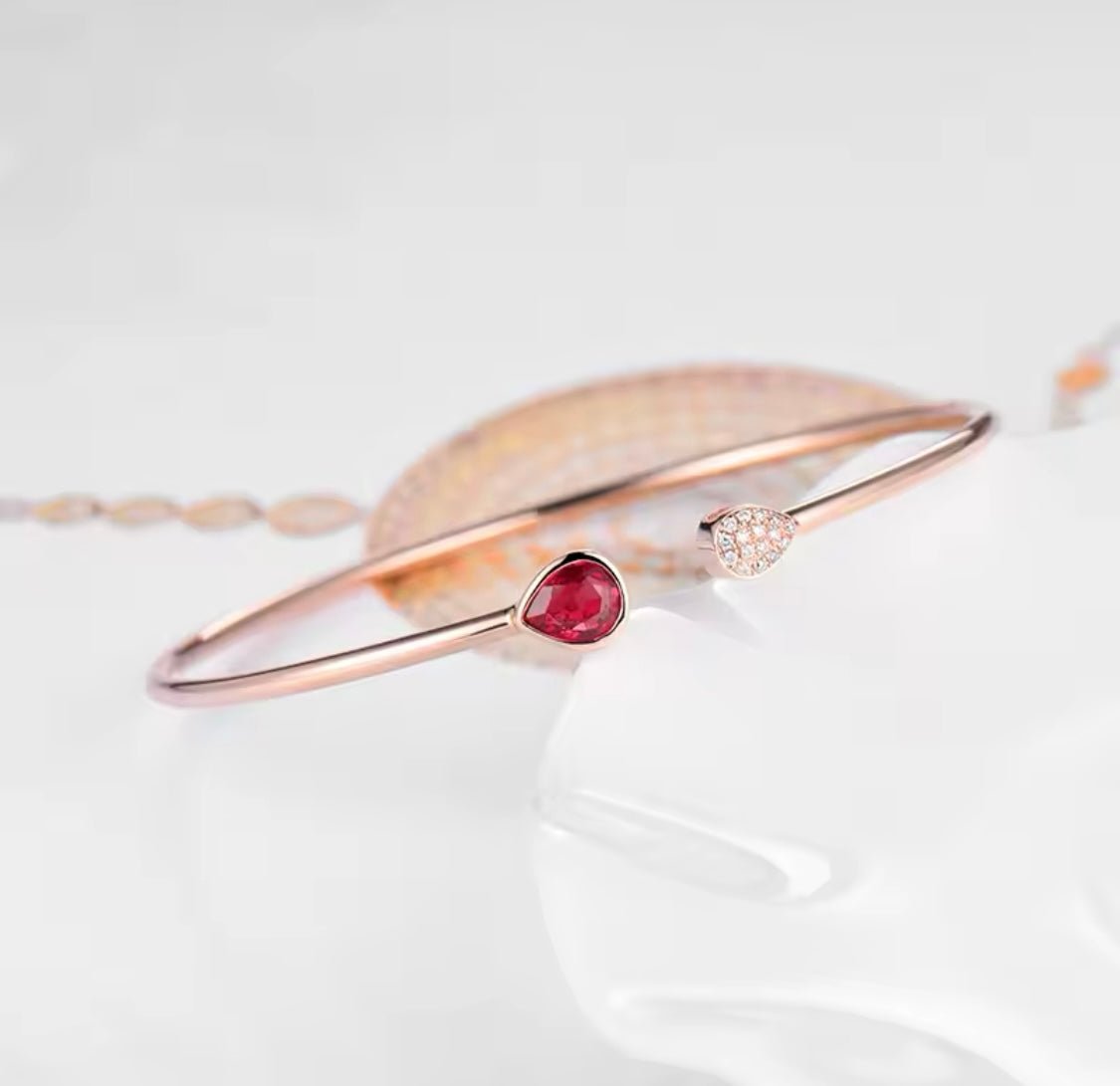 18Kt Rose Gold 0.87 ct Ruby Bracelet with Natural Diamonds 0.06 ct