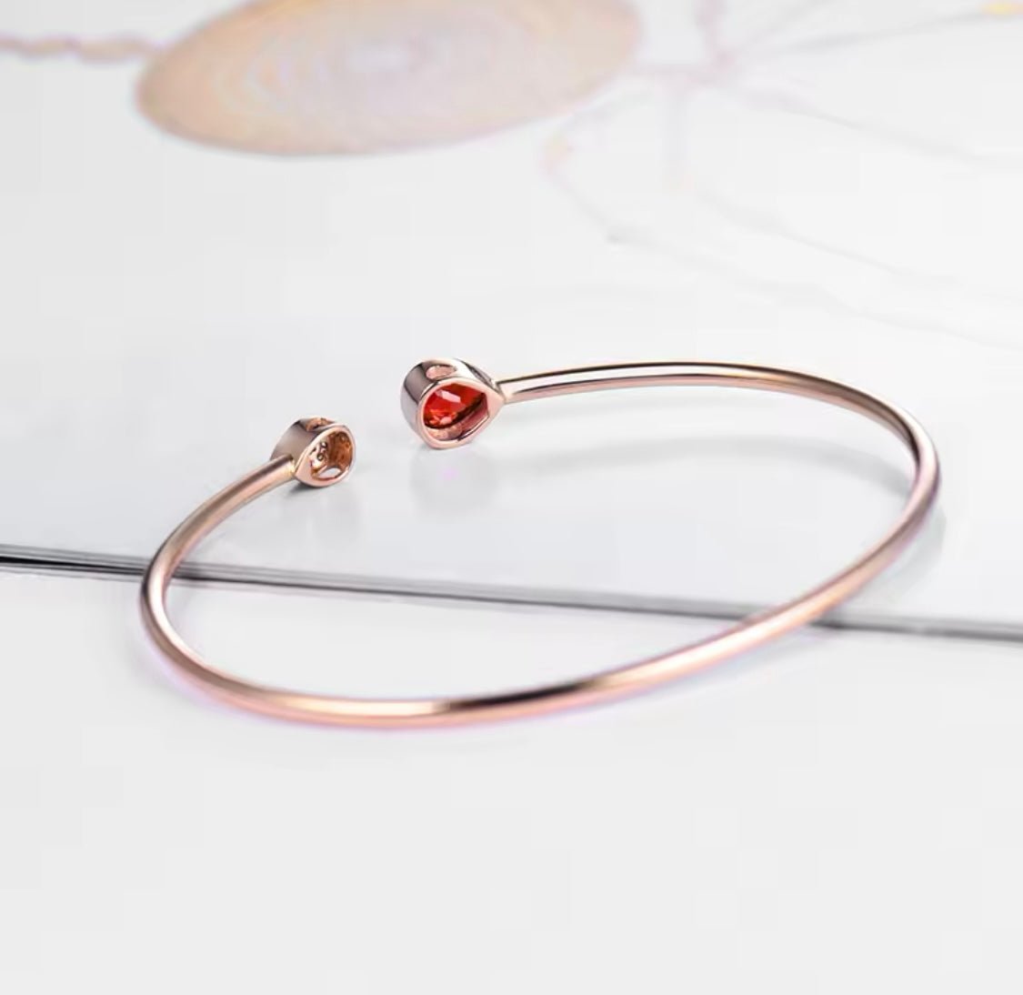 18Kt Rose Gold 0.87 ct Ruby Bracelet with Natural Diamonds 0.06 ct