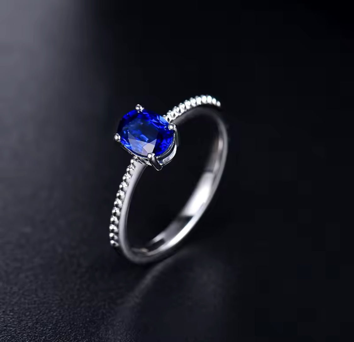 18Kt White Gold 0.87 ct Sapphire Ring
