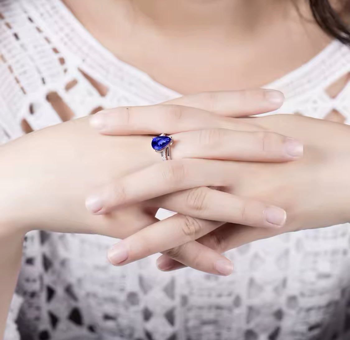 18Kt White Gold 2.25 ct Tanzanite Ring with Diamonds