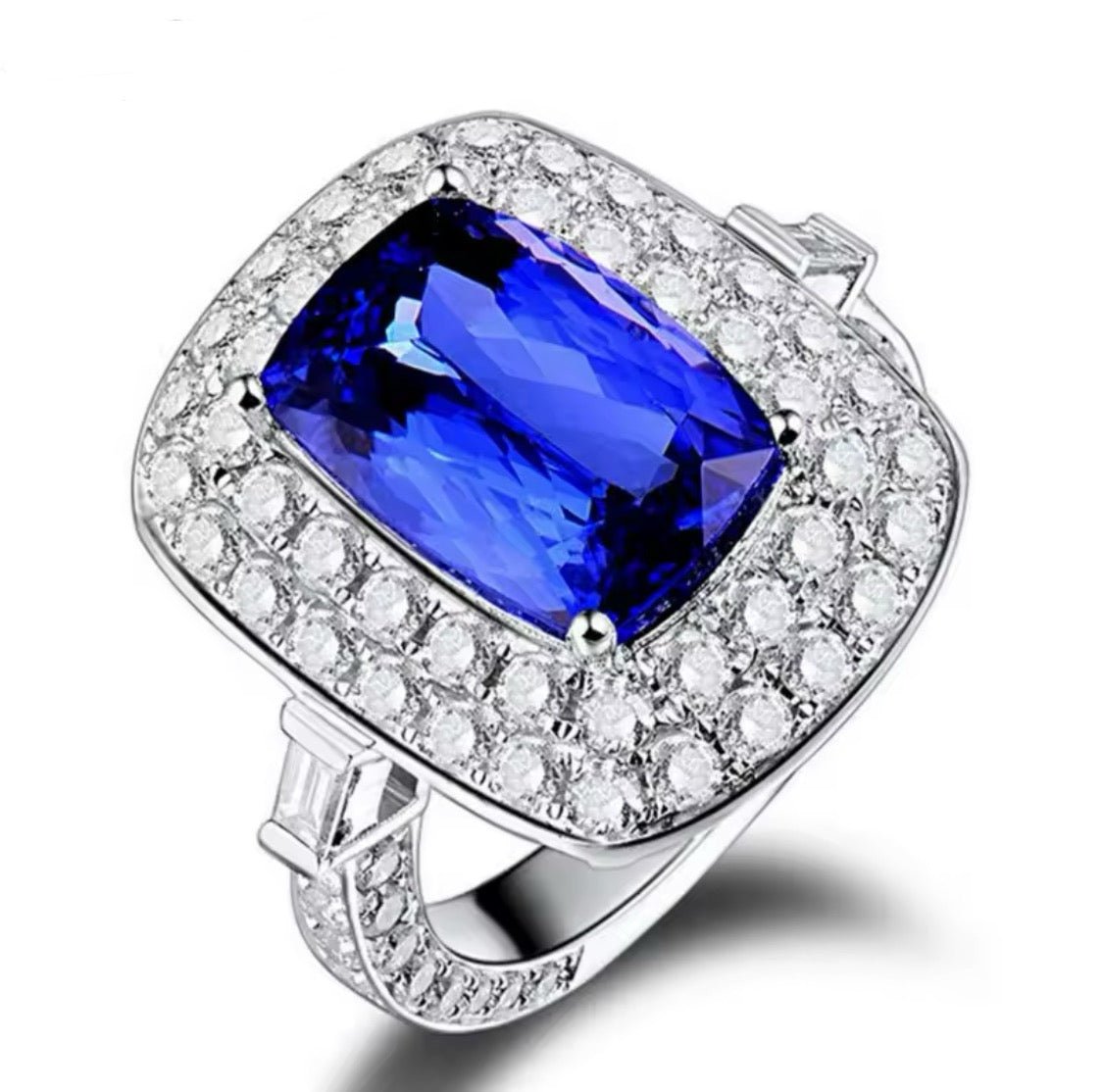 18Kt White Gold 4.87 ct Tanzanite Ring with Diamonds (Unisex)