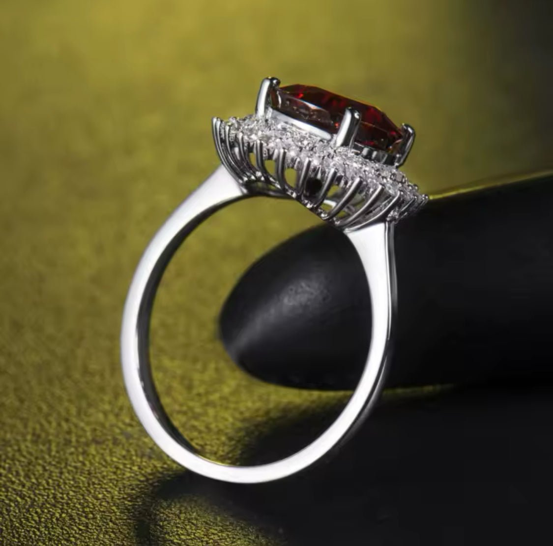 18Kt White Gold Diamond 3.20 ct Ruby Ring