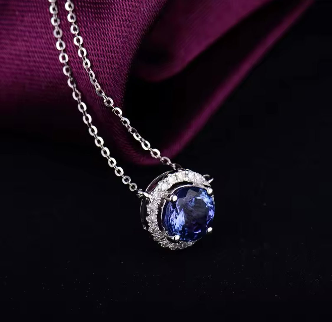 18Kt White Gold Diamonds 1.86 ct Tanzanite Pendant with Chain