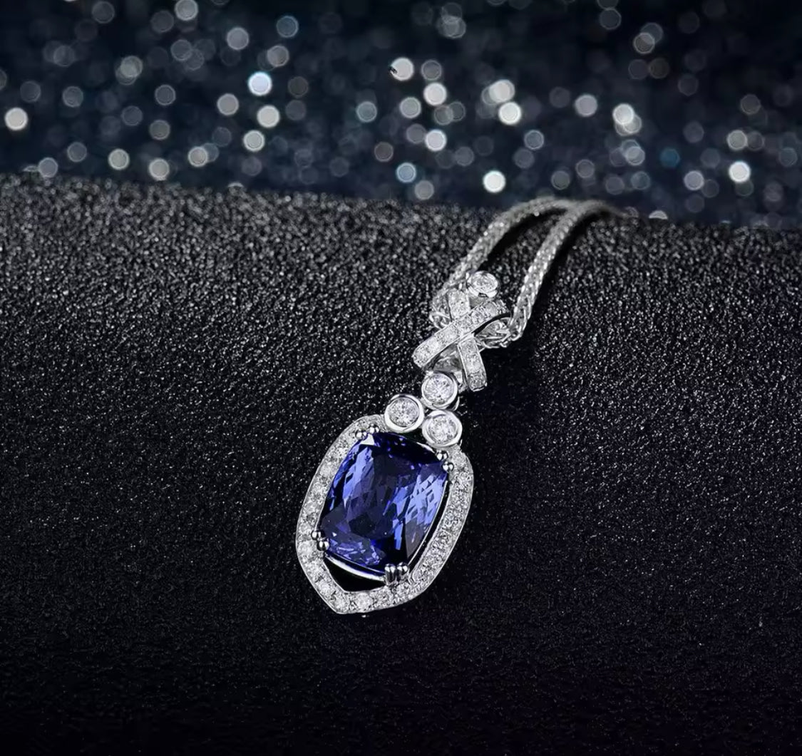 18Kt White Gold Diamonds 2.425 ct Tanzanite Pendants