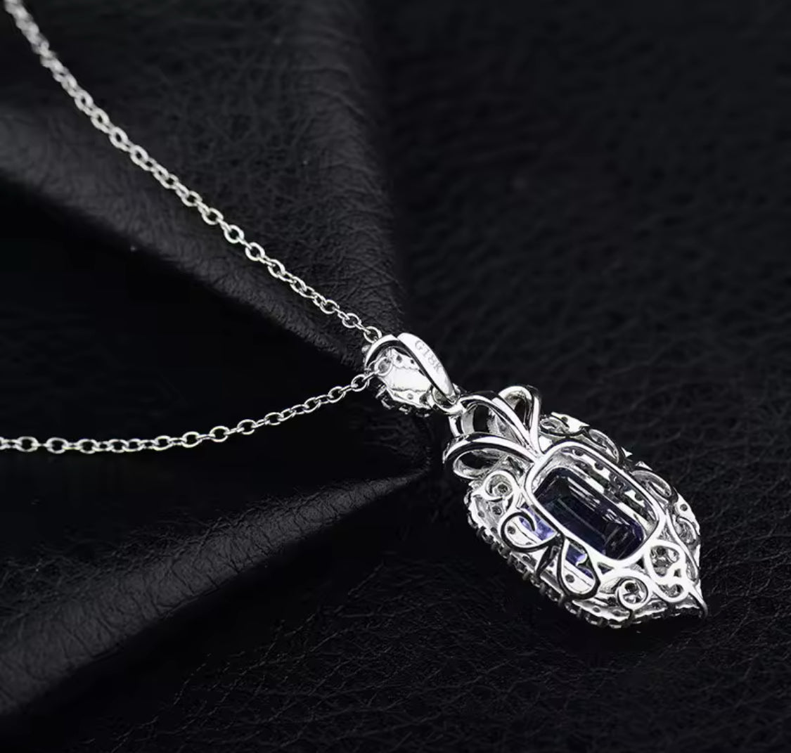 18Kt White Gold Diamonds 2.71 ct Tanzanite Pendants