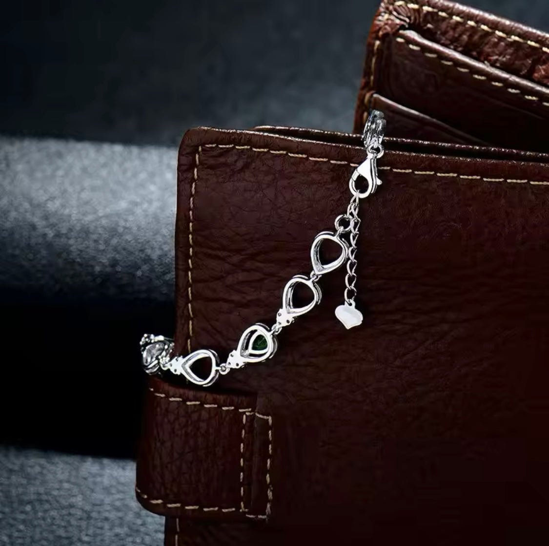 18Kt White Gold Tsavorite 1.35 ct Bracelet with Diamonds 0.75 ct