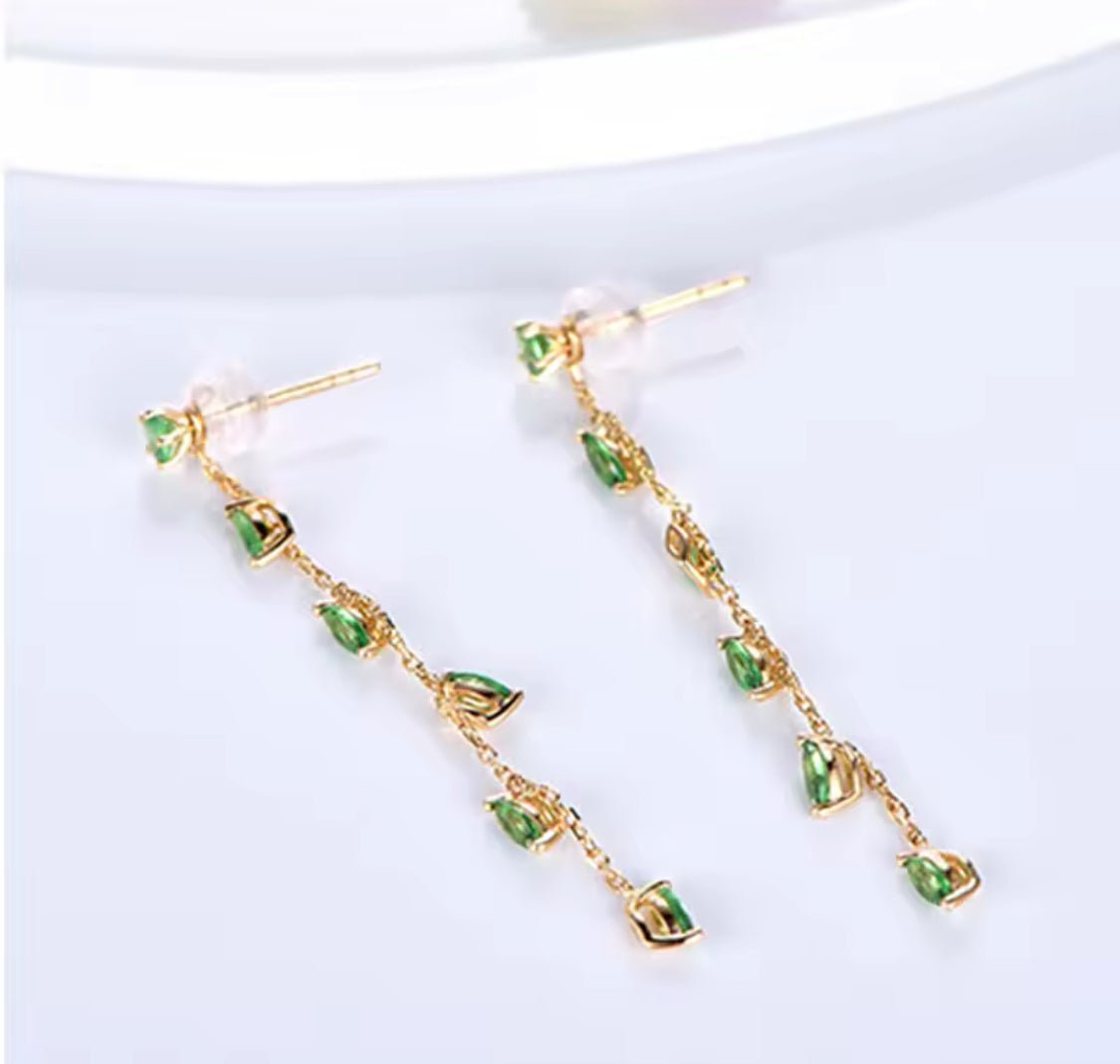 18Kt Yellow Gold 1.10 ct Tsavorite Earrings