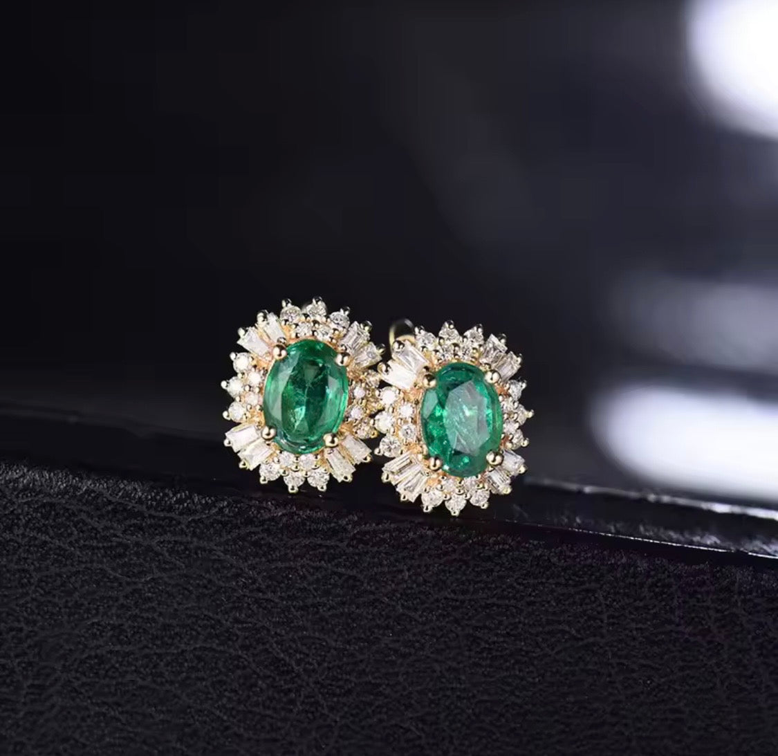 18Kt Yellow Gold Diamond 1.48 ct Emerald Stud Earrings