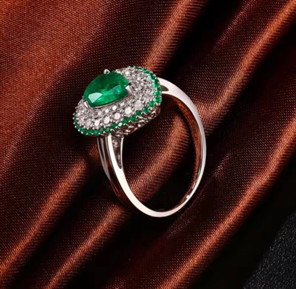 Prsten ze 14kt zlata s diamantem 1,01 ct ve tvaru smaragdu