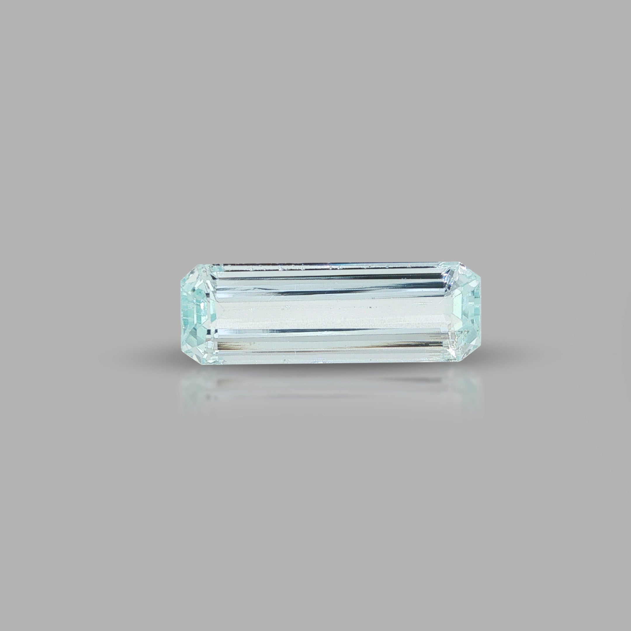 Natural aquamarine, 4.83 carats, emerald cut, eye-clean clarity, light blue color, transparent gemstone