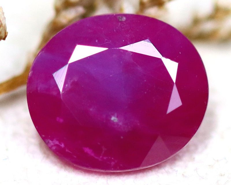 Burma Pinkish Red Ruby - 3.89 ct