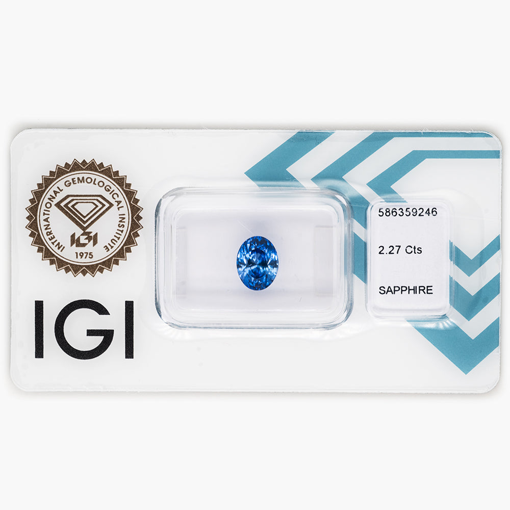 Natural cornflower blue sapphire, 2.27 carats, oval mixed cut, transparent blue color, heated, IGI certified gemstone