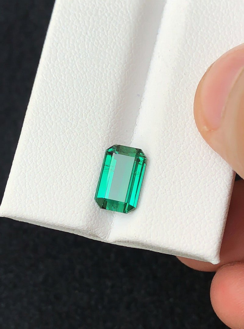 Green Tourmaline - 2.41 ct