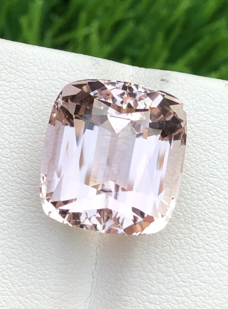 Kunzite 23.20 ct – Pink, Cushion Cut