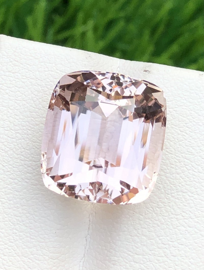 Kunzite 23.20 ct – Pink, Cushion Cut