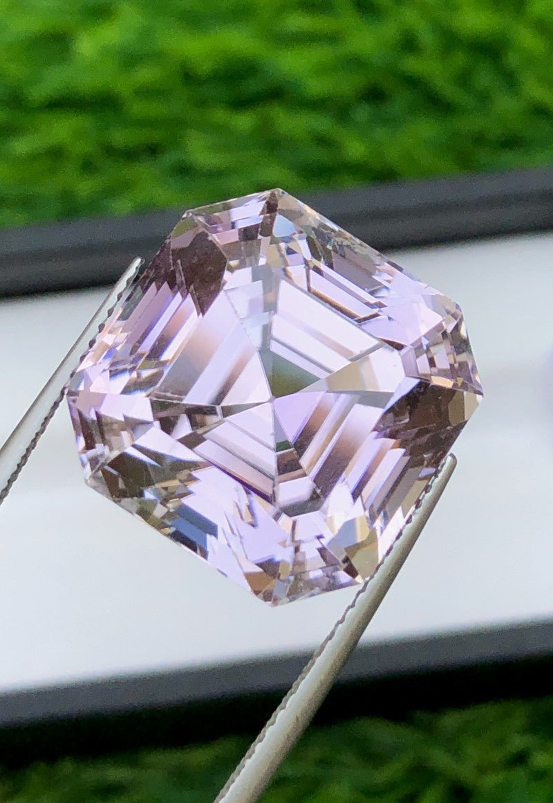 Kunzite 32.40 ct – Light Pink, Asscher Cut