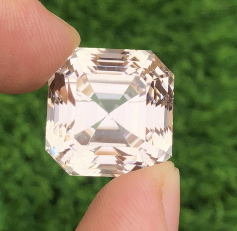 Kunzite 47.50 ct – Peach Pink, Asscher Cut, Untreated