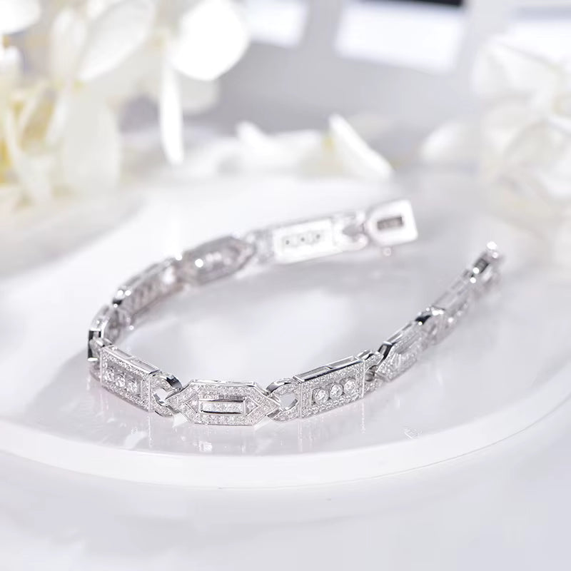 Luxury 14K white gold bracelet, 2.06 carats natural diamonds, round and emerald cut, geometric design