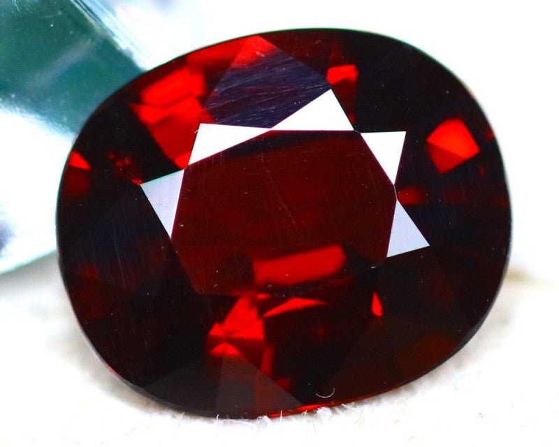 Natural Almandine Garnet 4.72 ct – Oval Cut, Untreated