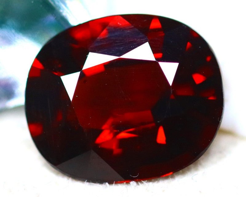 Natural Almandine Garnet 4.72 ct – Oval Cut, Untreated