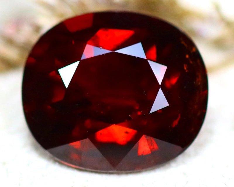 Almandine Garnet 8.98 ct – Blood Red Oval Cut, Untreated