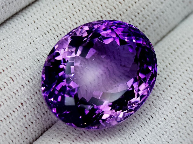 Natural Amethyst 32.75 ct – Purple, Oval Cut, Untreated, ČGL Certified