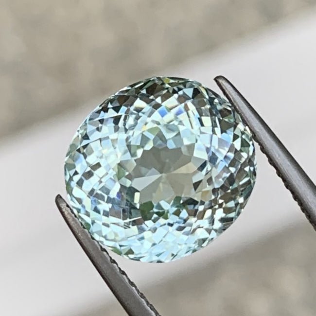 Natural Aquamarine 5.68 ct – Oval Cut, Untreated, ČGL Certified