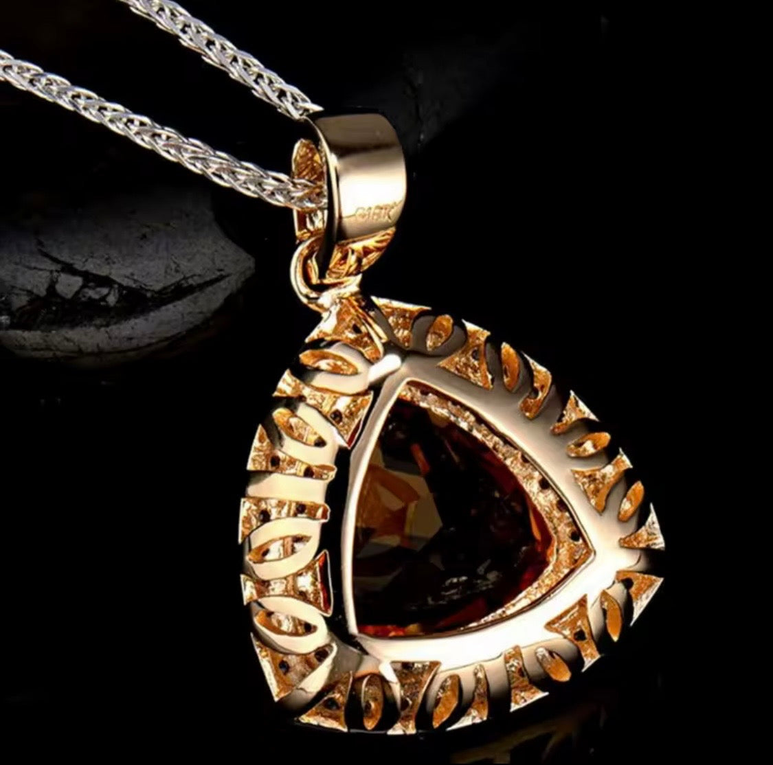 14K yellow gold natural citrine diamond pendant back and setting view