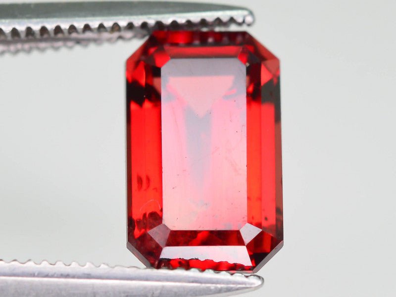 Natural Garnet 2.45 ct – Rectangular Cut, Untreated