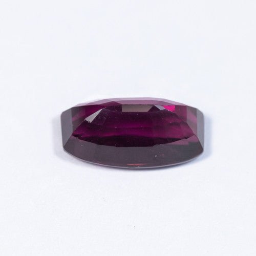 Natural Garnet 3.47 ct – Baguette Cut, Untreated