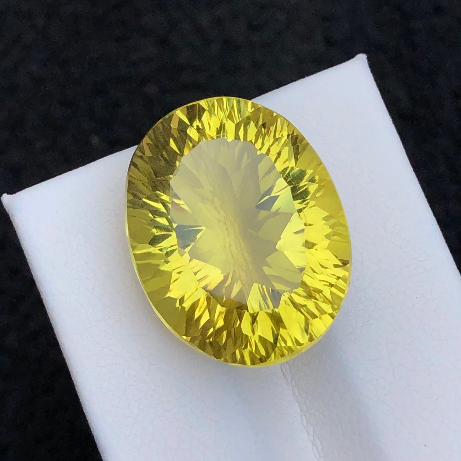 Natural Lemon Quartz 28.15 ct – Oval Cut, Untreated