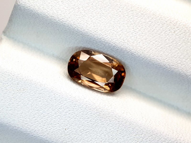 Natural Orange Zircon 2.60 ct – Oval Cut, Untreated